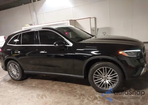 2025 Mercedes-Benz Glc 300 4Matic Suv z USA, uszkodzony, nr VIN W1NKM4HB8SF376450
